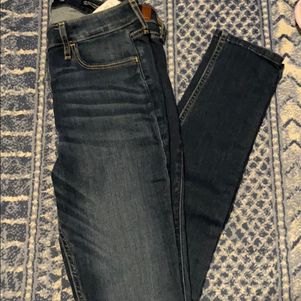 NWT Hollister low rise super skinny jeans